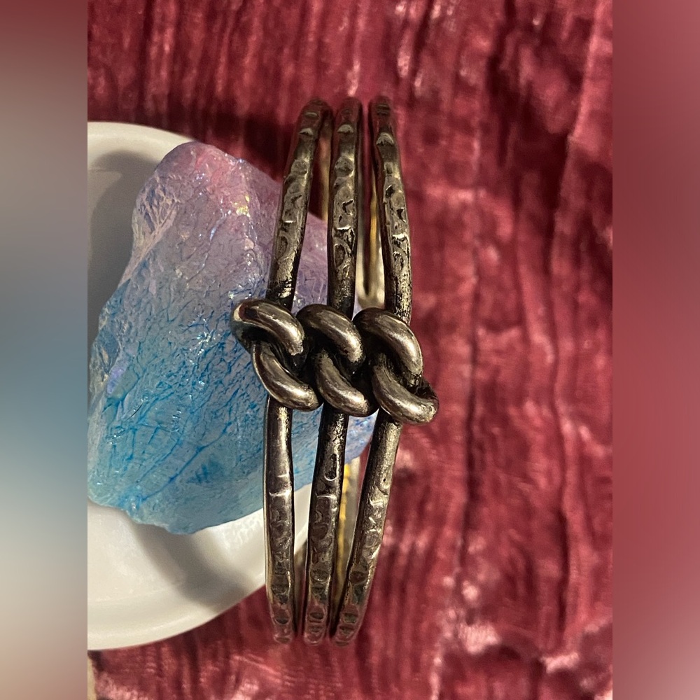 Vintage Knot Silver Tone Cuff Bracelet #6658 💎
